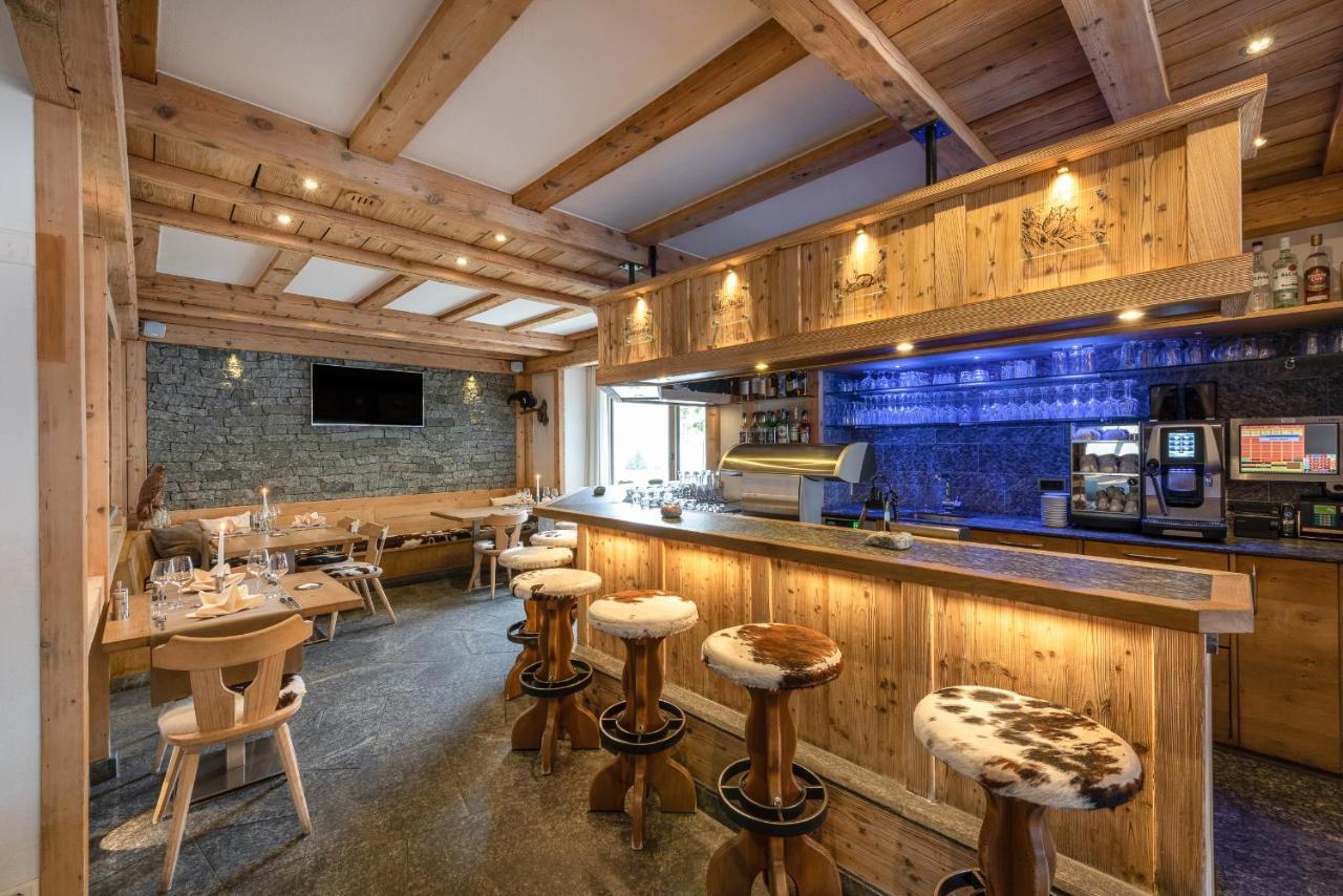 Hotel Crusch Alba 체르네츠 외부 사진