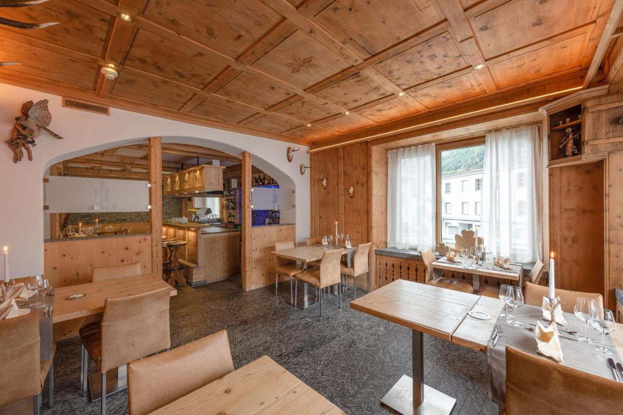 Hotel Crusch Alba 체르네츠 외부 사진