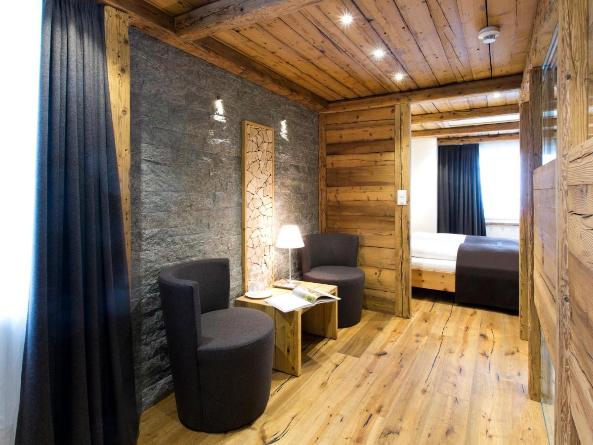 Hotel Crusch Alba 체르네츠 외부 사진