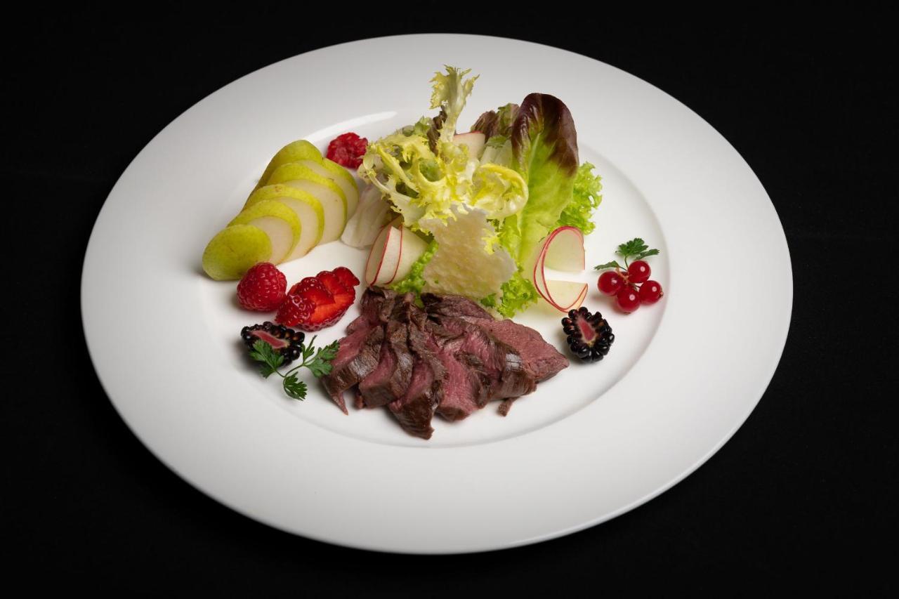 Hotel Crusch Alba 체르네츠 외부 사진