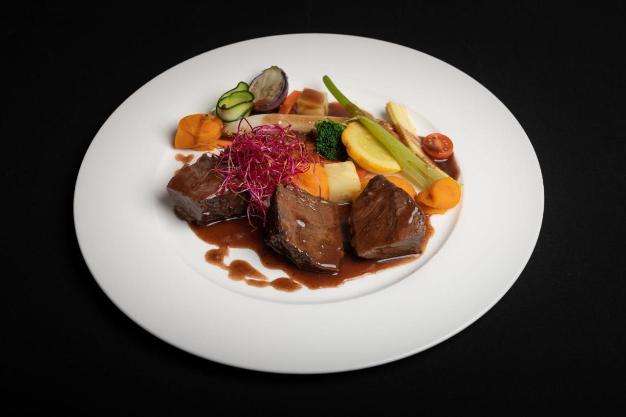 Hotel Crusch Alba 체르네츠 외부 사진