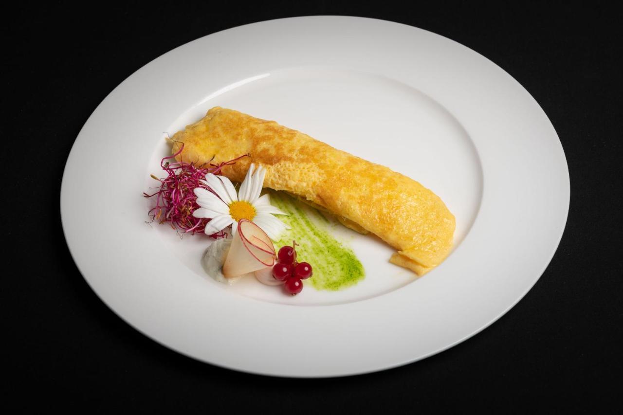 Hotel Crusch Alba 체르네츠 외부 사진