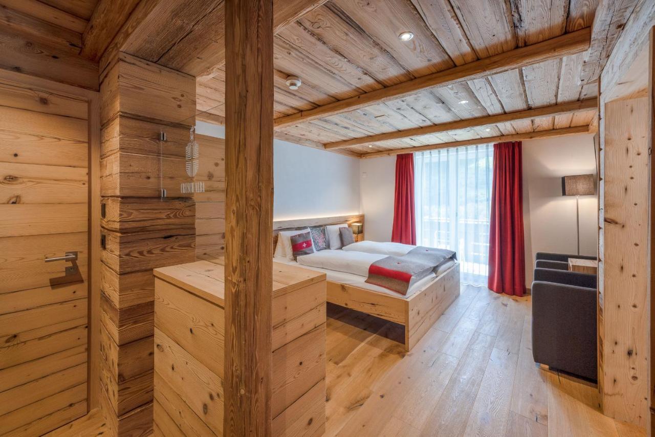 Hotel Crusch Alba 체르네츠 외부 사진