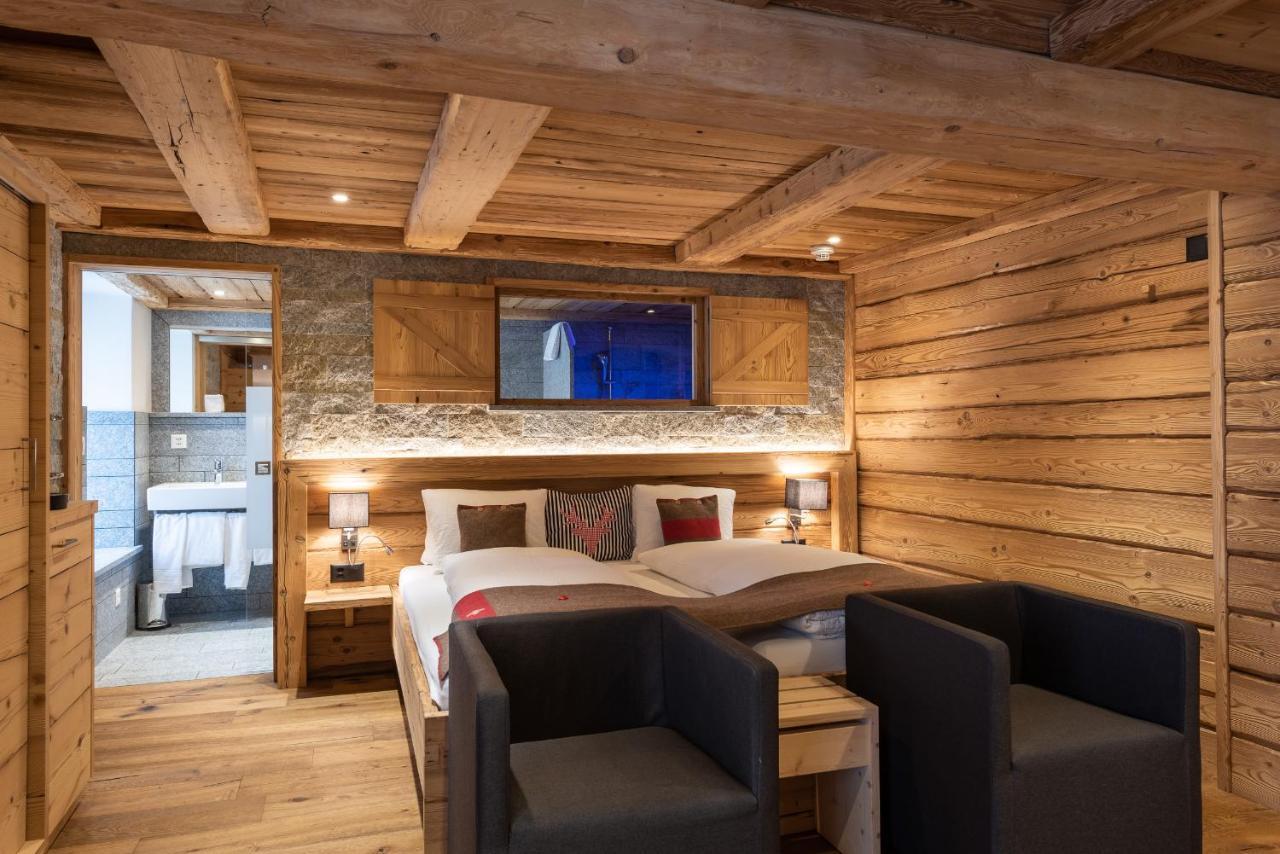 Hotel Crusch Alba 체르네츠 외부 사진