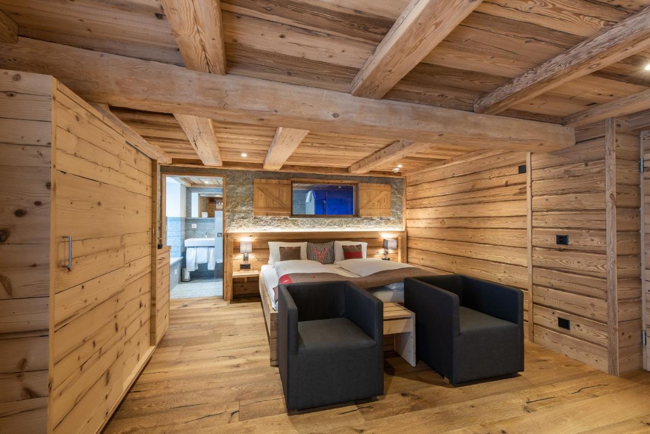 Hotel Crusch Alba 체르네츠 외부 사진