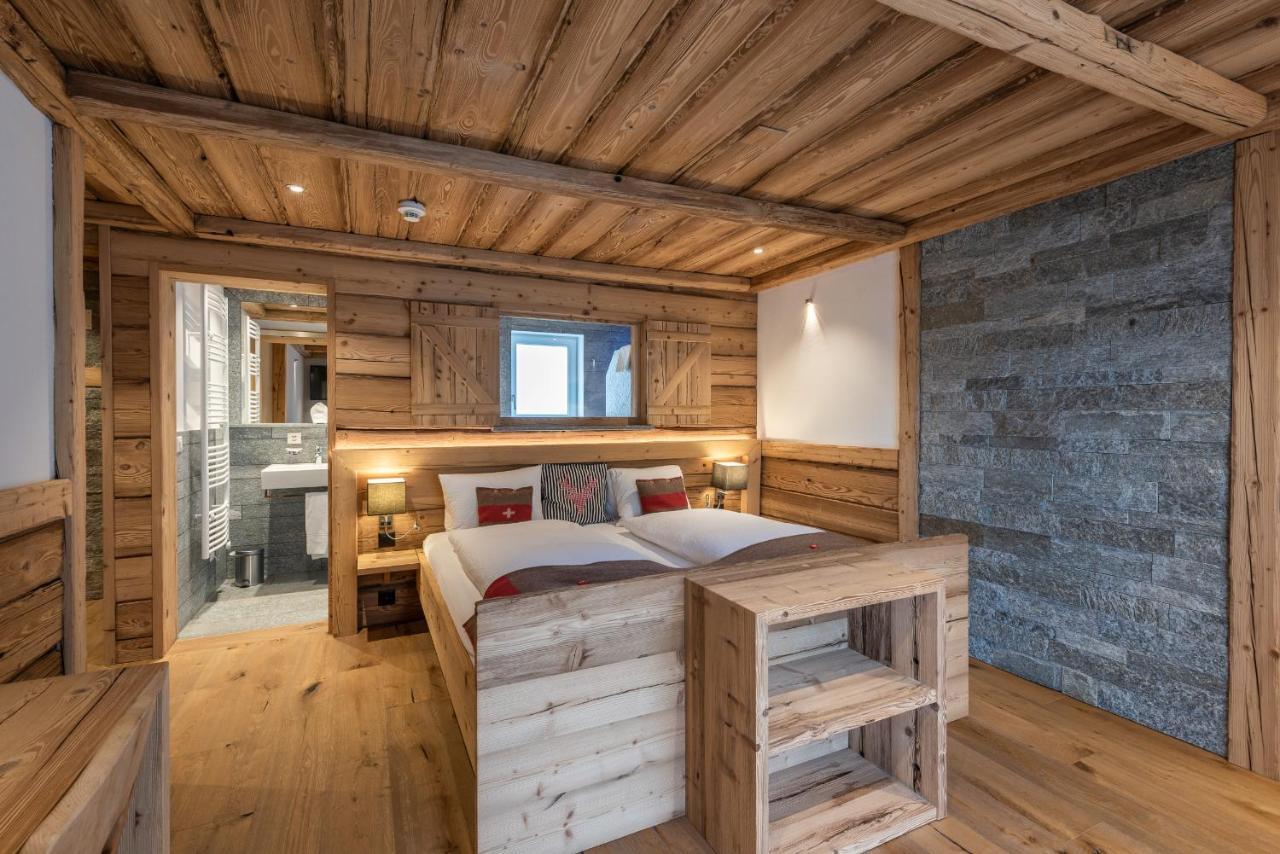 Hotel Crusch Alba 체르네츠 외부 사진