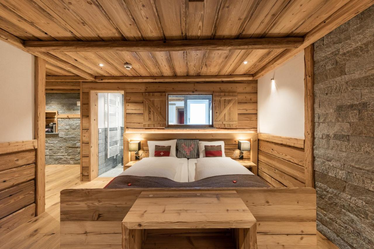 Hotel Crusch Alba 체르네츠 외부 사진