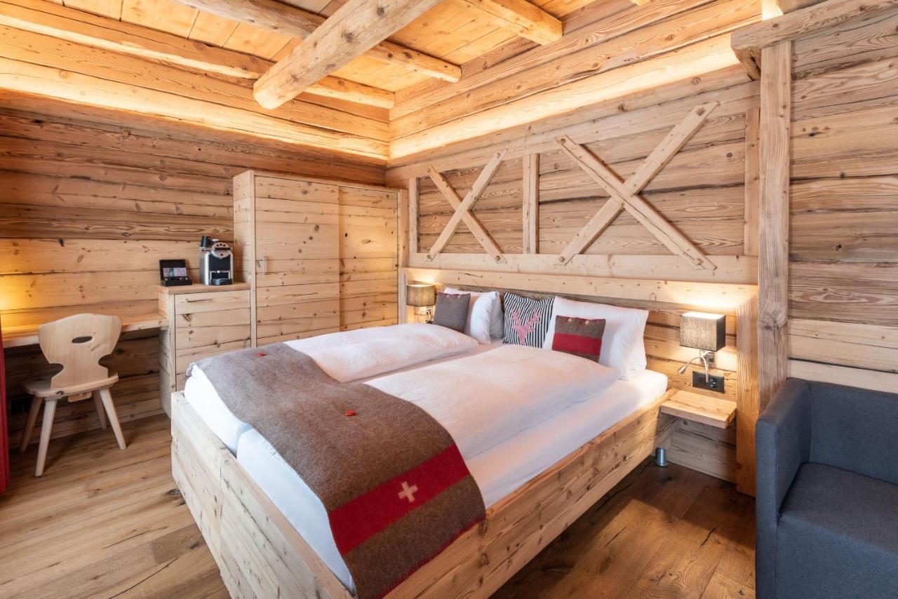 Hotel Crusch Alba 체르네츠 외부 사진