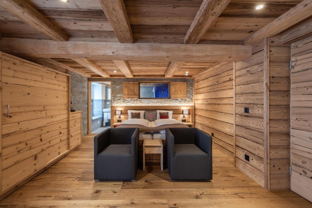 Hotel Crusch Alba 체르네츠 외부 사진