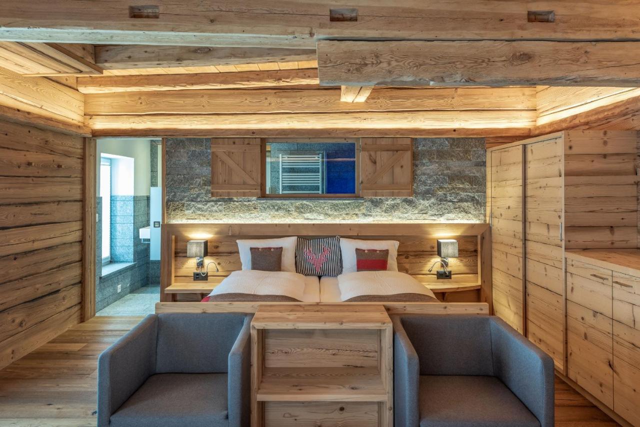 Hotel Crusch Alba 체르네츠 외부 사진