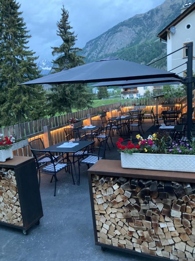 Hotel Crusch Alba 체르네츠 외부 사진