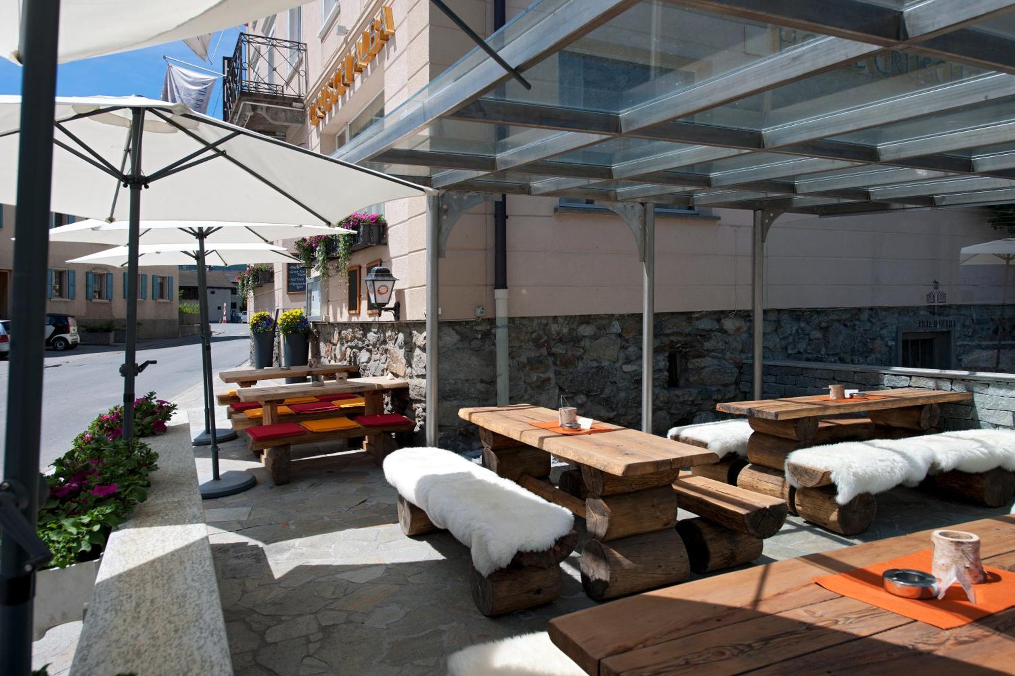 Hotel Crusch Alba 체르네츠 외부 사진