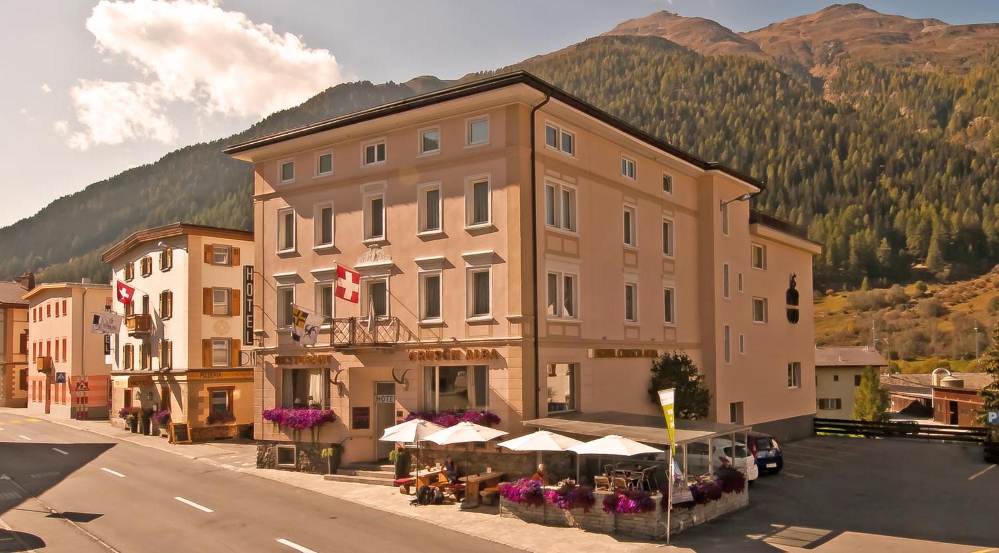Hotel Crusch Alba 체르네츠 외부 사진
