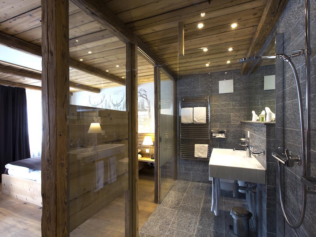 Hotel Crusch Alba 체르네츠 외부 사진