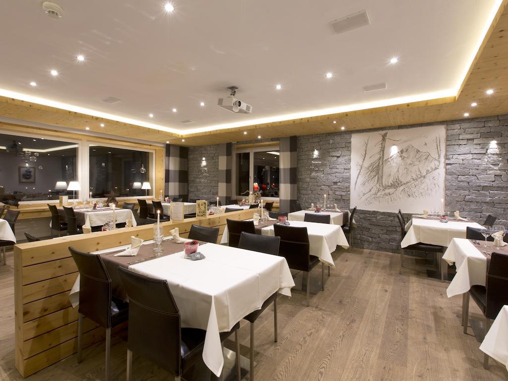 Hotel Crusch Alba 체르네츠 외부 사진