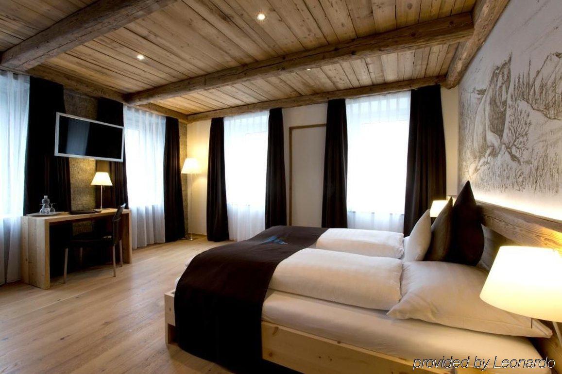 Hotel Crusch Alba 체르네츠 외부 사진