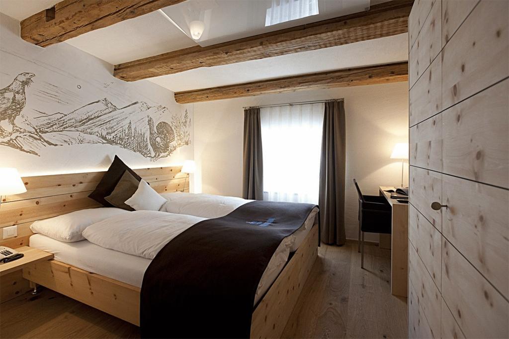 Hotel Crusch Alba 체르네츠 외부 사진