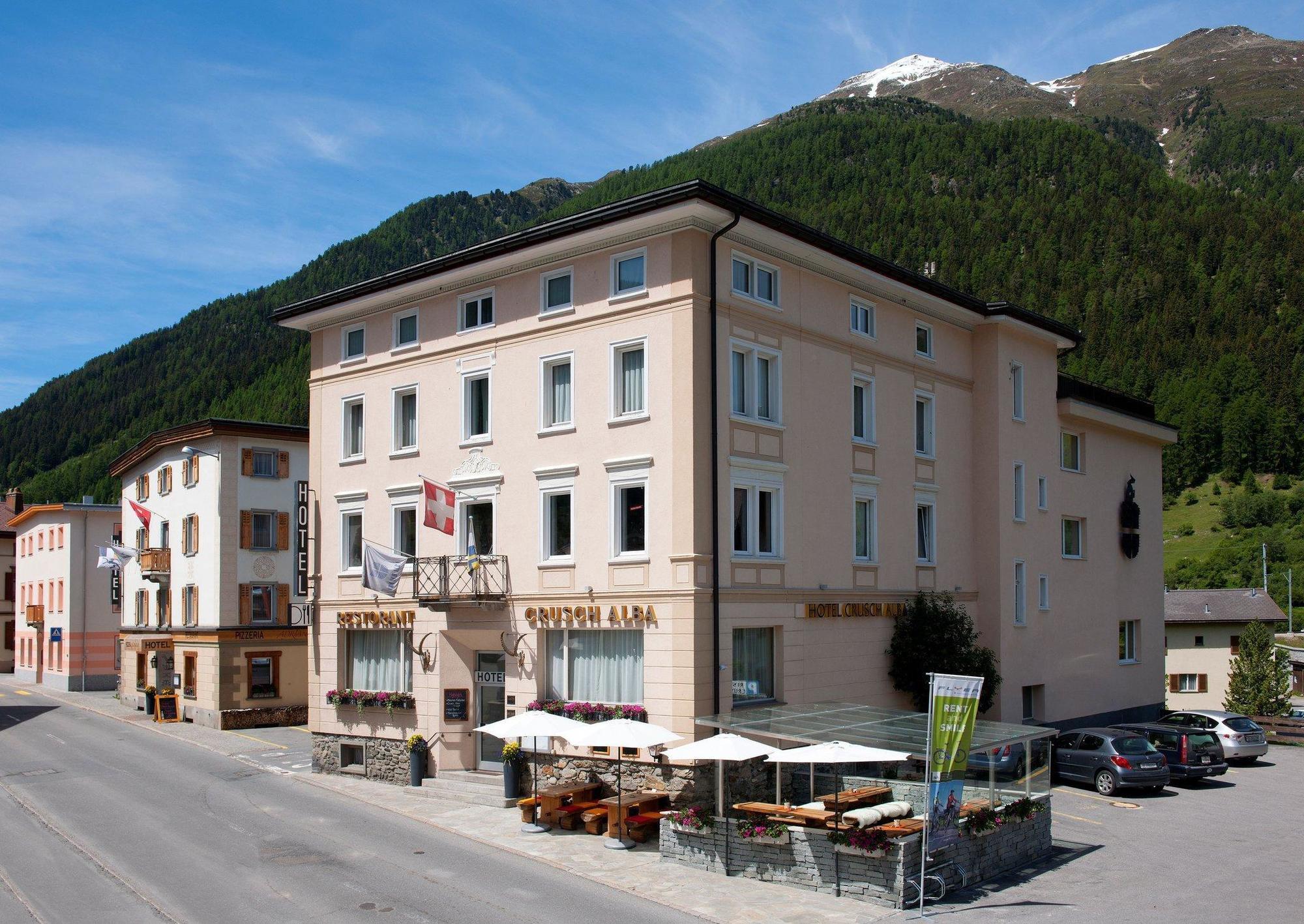 Hotel Crusch Alba 체르네츠 외부 사진