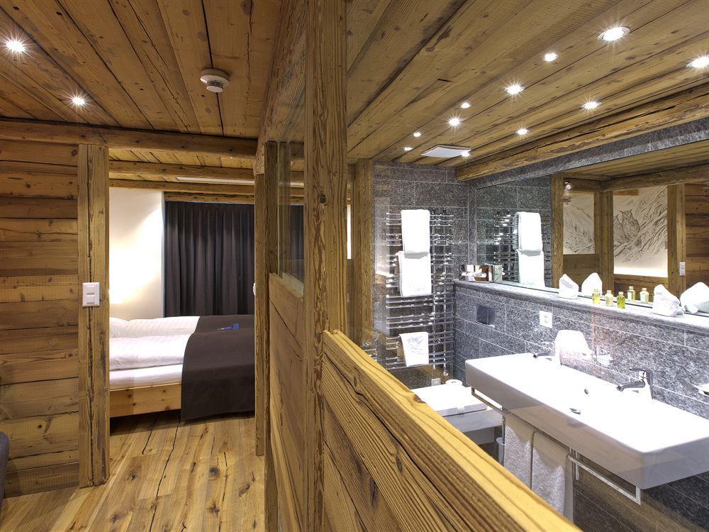 Hotel Crusch Alba 체르네츠 외부 사진