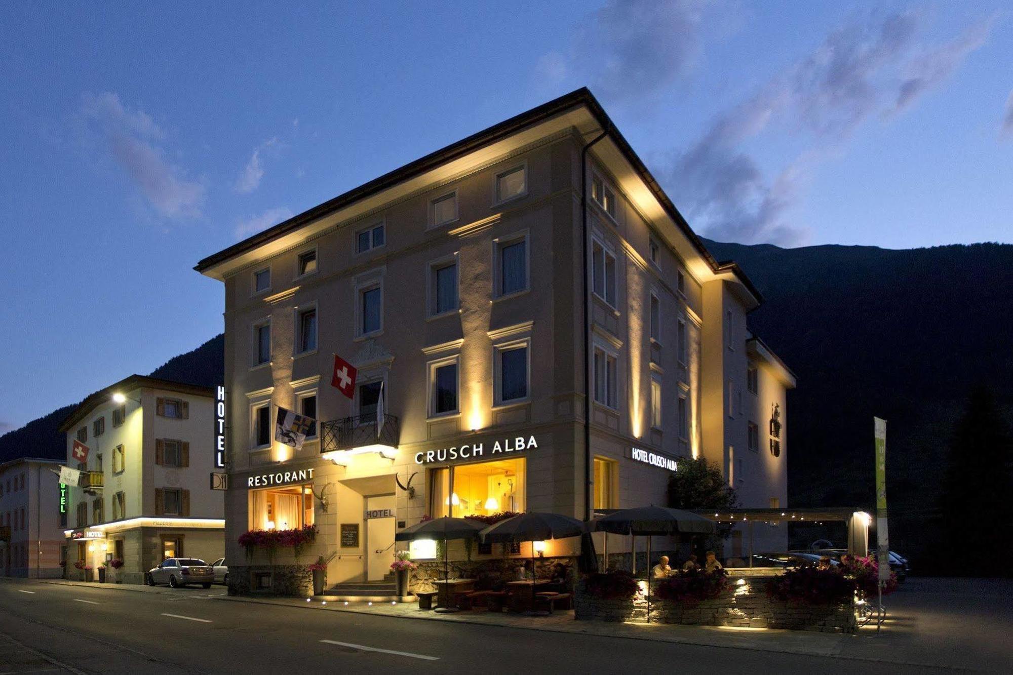 Hotel Crusch Alba 체르네츠 외부 사진