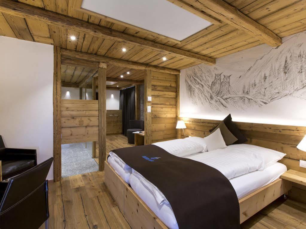 Hotel Crusch Alba 체르네츠 외부 사진