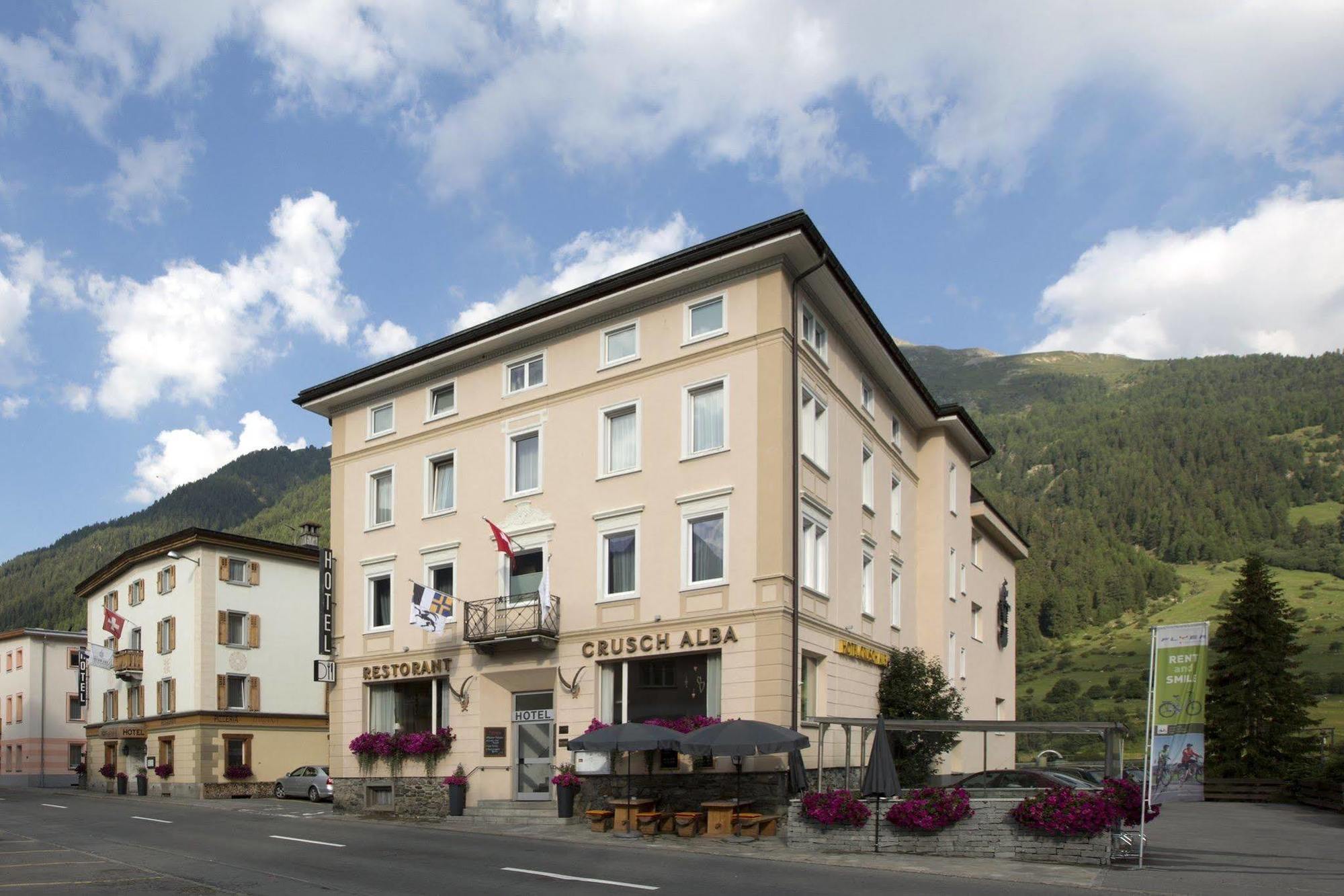 Hotel Crusch Alba 체르네츠 외부 사진