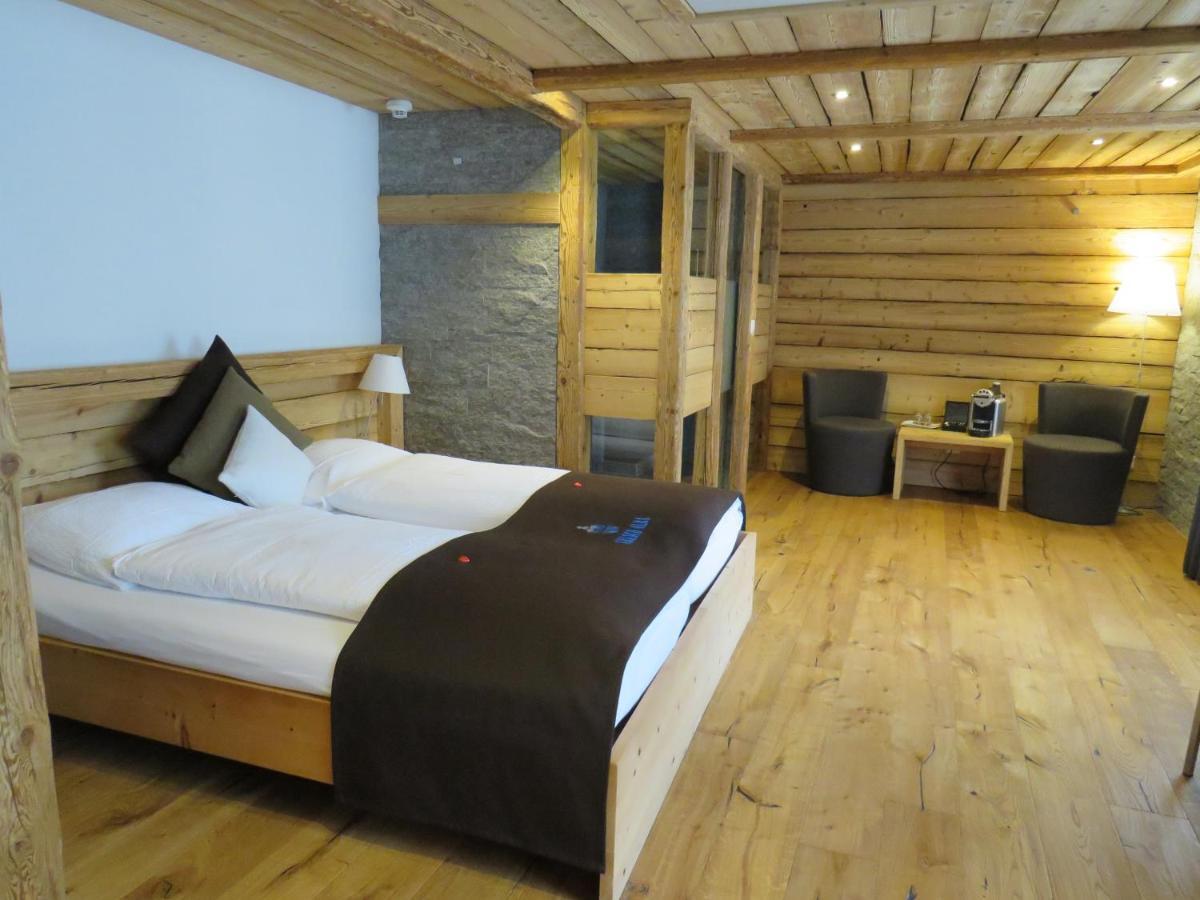 Hotel Crusch Alba 체르네츠 외부 사진